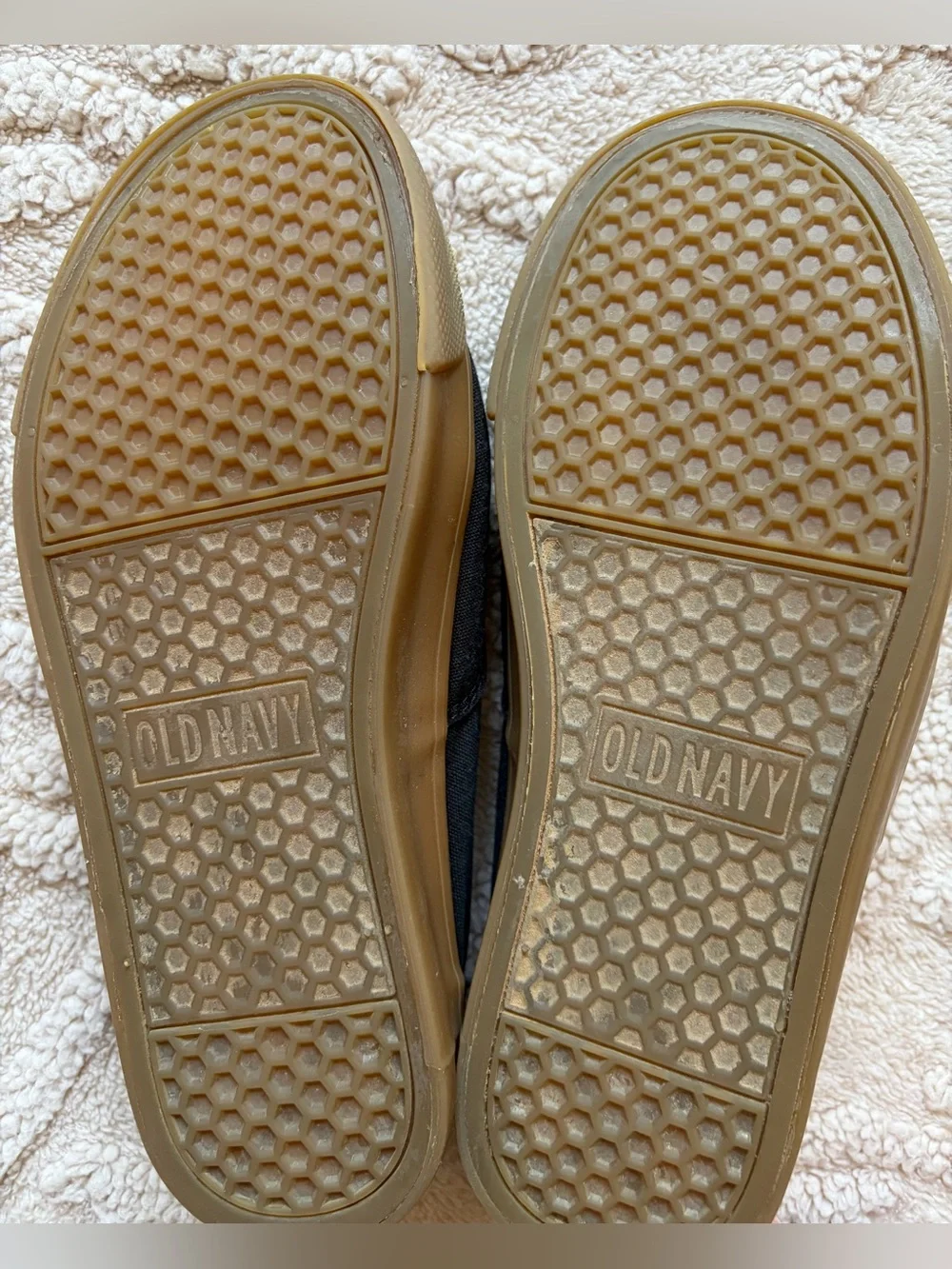 Old Navy Boys Black Canvas Shoes Elastic No-Tie Laces Low Top Sneakers, Size 5